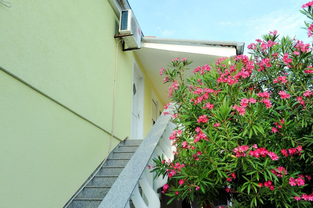 Apartments Marina Vir Exterior photo